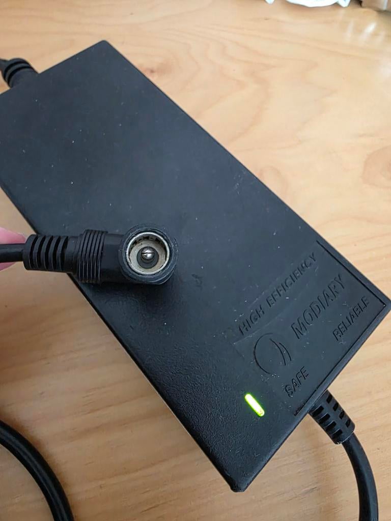Modiary e-bike charger fietsaccu oplaadkabel, Ophalen of Verzenden, Zo goed als nieuw