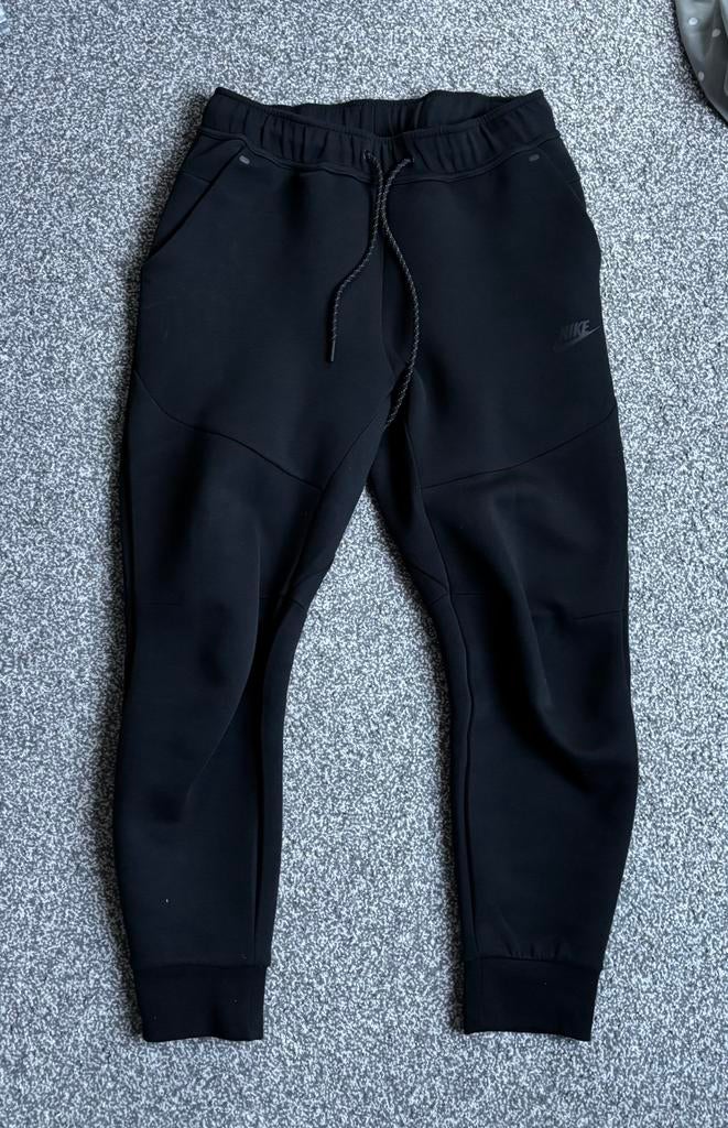 Nike tech broek, Maat 48/50 (M), Zwart, Ophalen of Verzenden, Zo goed als nieuw