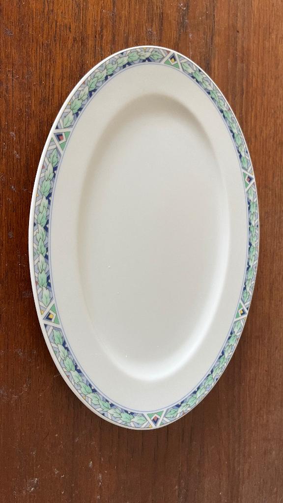 Ovale schaal porselein 26cm, Nieuw, Ophalen of Verzenden, Schaal of Schalen, Overige stijlen