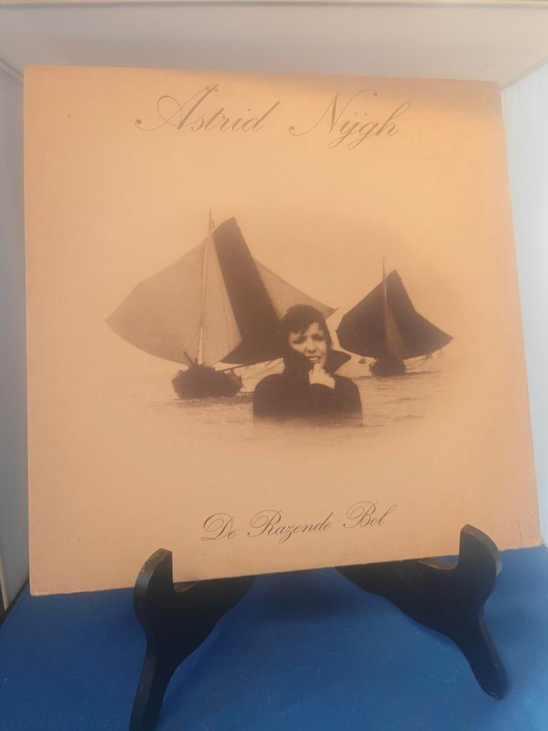 Astrid Nijgh - De Razende Bol LP, Cd's en Dvd's, Vinyl | Nederlandstalig, Ophalen of Verzenden, Zo goed als nieuw, 12 inch, Levenslied of Smartlap