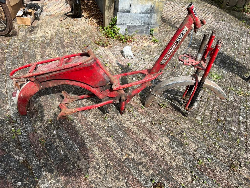 Peugeot 102 frame, Fietsen en Brommers, Brommeronderdelen | Oldtimers, Ophalen, Gebruikt, Frame, Overige merken