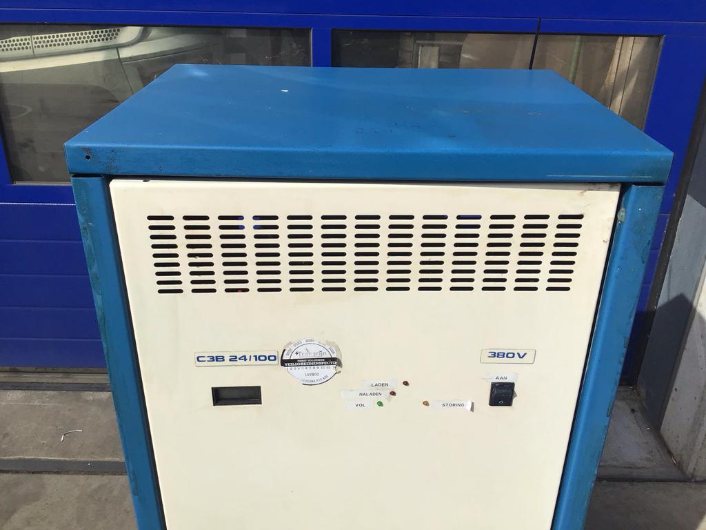 Acculader 48V C3B 24/100 - Krachtige Industriële Lader, Ophalen, Gebruikt, Overige automerken