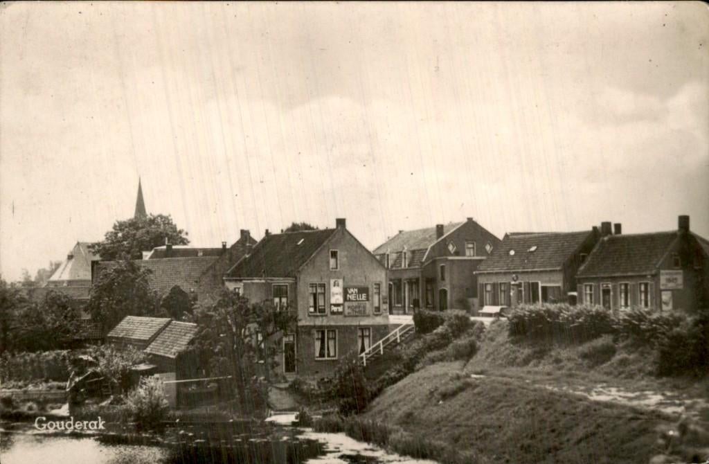 Gouderak - Dorpsgezicht - Kerk en huizen, Verzamelen, Ansichtkaarten | Nederland, Ongelopen, Zuid-Holland, 1920 tot 1940, Ophalen of Verzenden