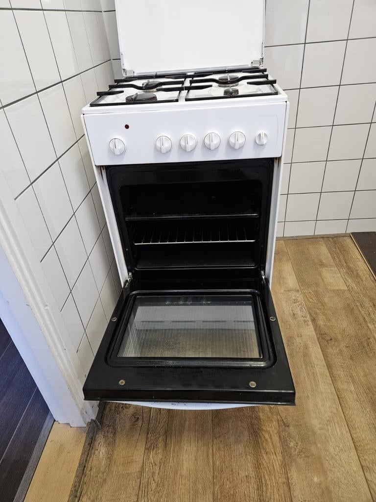 Gasfornuis met oven gratis Amsterdam, Ophalen, Gebruikt, 4 kookzones, Gas