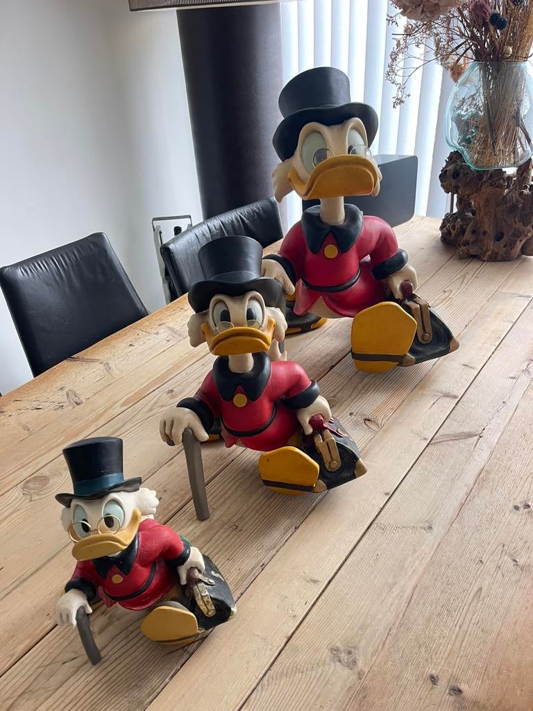 3 maten dagobert Scrooge disney beelden tas, geld uitpuilt, Verzamelen, Ophalen, Overige figuren, Zo goed als nieuw, Beeldje of Figuurtje