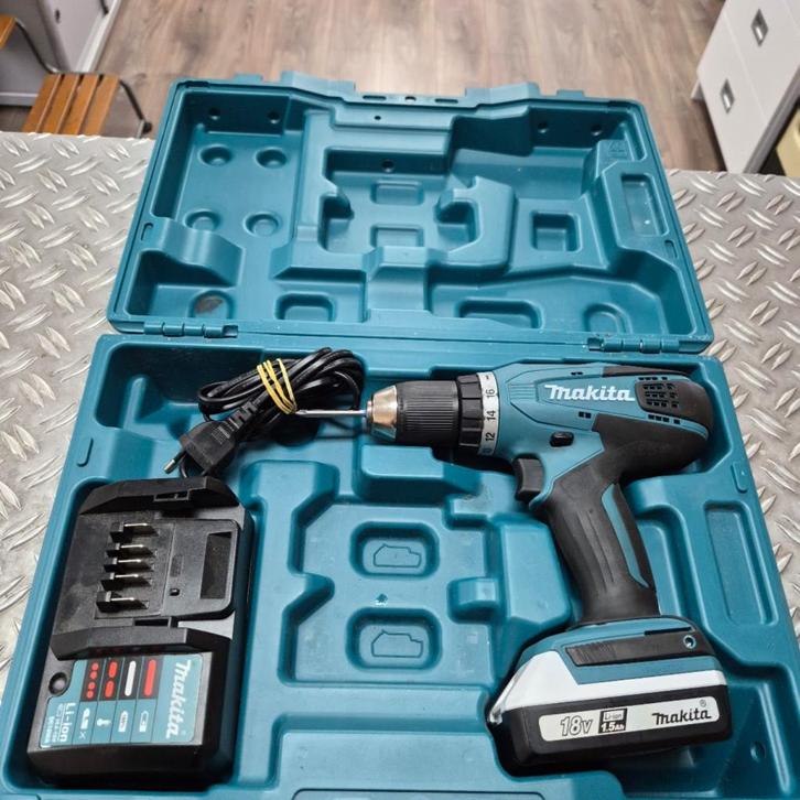 Makita DF457DWE met lader en accu Zeer net Betaal in3!, Doe-het-zelf en Verbouw, Gereedschap | Boormachines, Zo goed als nieuw