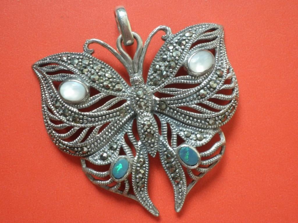 Prachtige Grote Zilveren Vlinder met Blauwe Opalen en Paarlm, Sieraden, Tassen en Uiterlijk, Antieke sieraden, Verzenden, Zilver