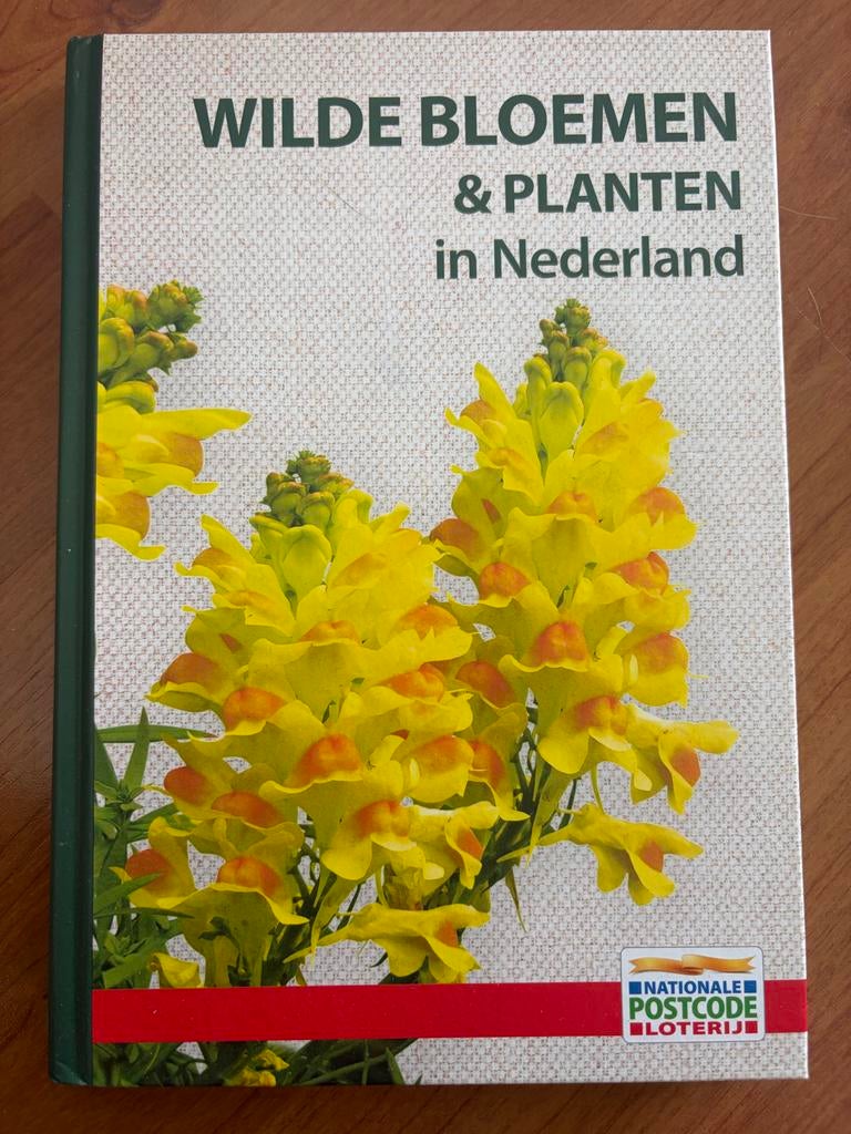 Postcodeloterij boek nr 4 Wilde bloemen en planten, Boeken, Natuur, Ophalen of Verzenden, Zo goed als nieuw, Bloemen, Planten en Bomen