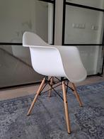 3 stoelen eettafelstoelen wit replica eames, Ophalen of Verzenden, Wit