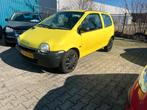 Renault Twingo 1.2 Geel 2001, Auto's, Voorwielaandrijving, 600 kg, Origineel Nederlands, Handgeschakeld