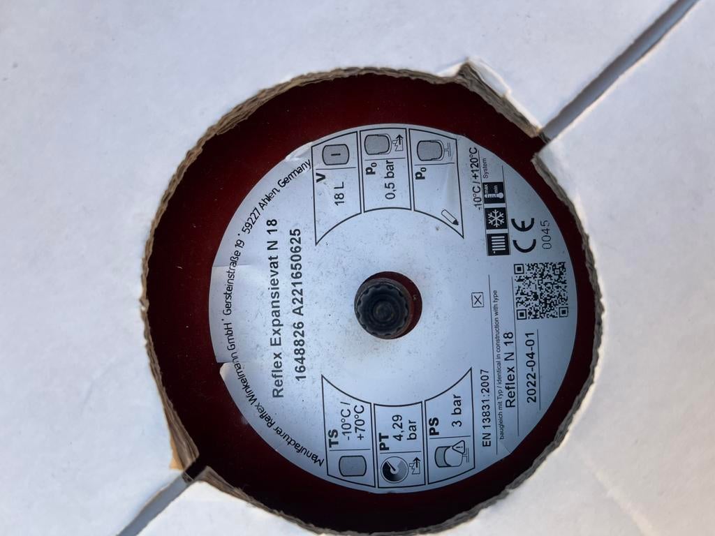 Expansievat Reflex N18 (nieuw in doos), Ophalen, Minder dan 30 cm, Overige typen, Nieuw