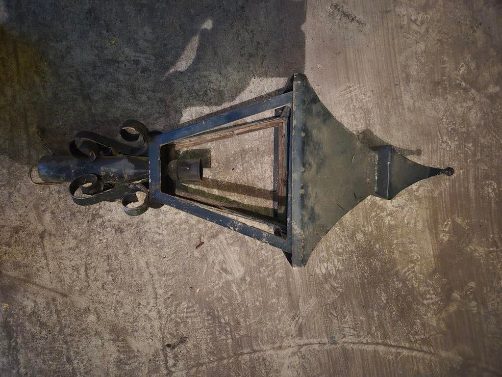 Antieke buitenlamp / lantaarn - gietijzer, Ophalen