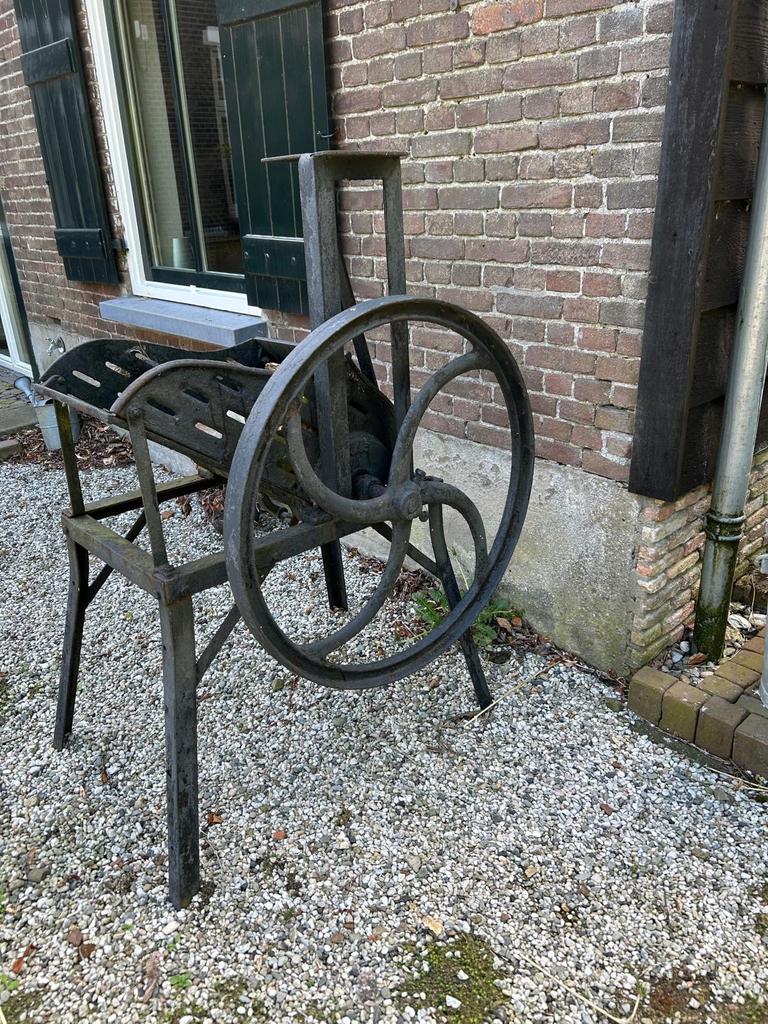 Antieke Bietenmolen - Decoratief Tuinstuk, Ophalen