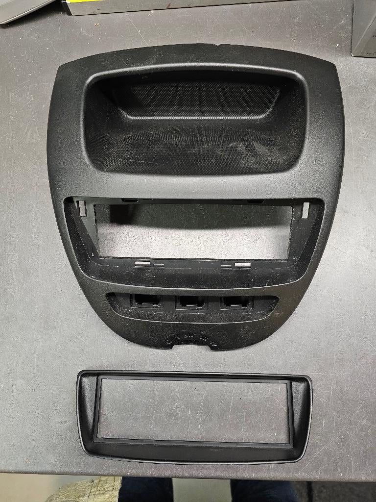 Inbouwframe, middenconsole Peugeot107,CitroenC1,ToyotaAygo, Auto-onderdelen, Ophalen of Verzenden, Gebruikt, Peugeot