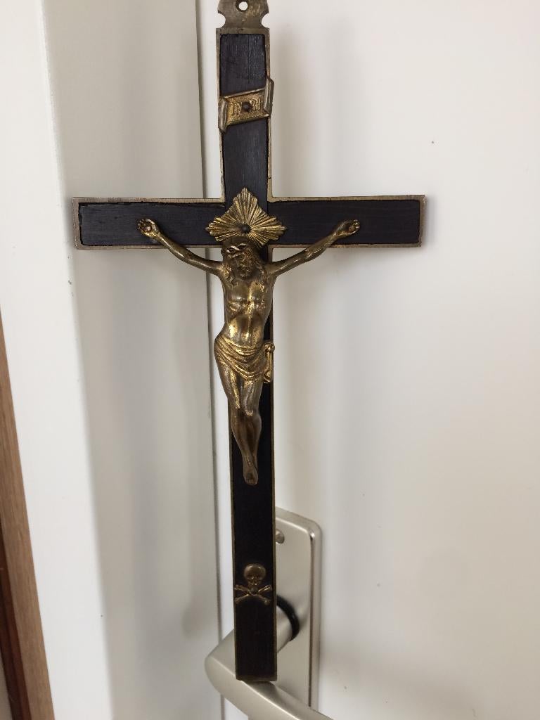 kruisbeeld crucifix schedel frans nonnenkruis messing antiek, Antiek en Kunst, Antiek | Religie, Ophalen of Verzenden