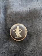Vintage Wedgwood Jasperware broche, ca. 1969, Sieraden, Tassen en Uiterlijk, Broches, Ophalen, Minder dan 4 cm, Zilver, Zilver