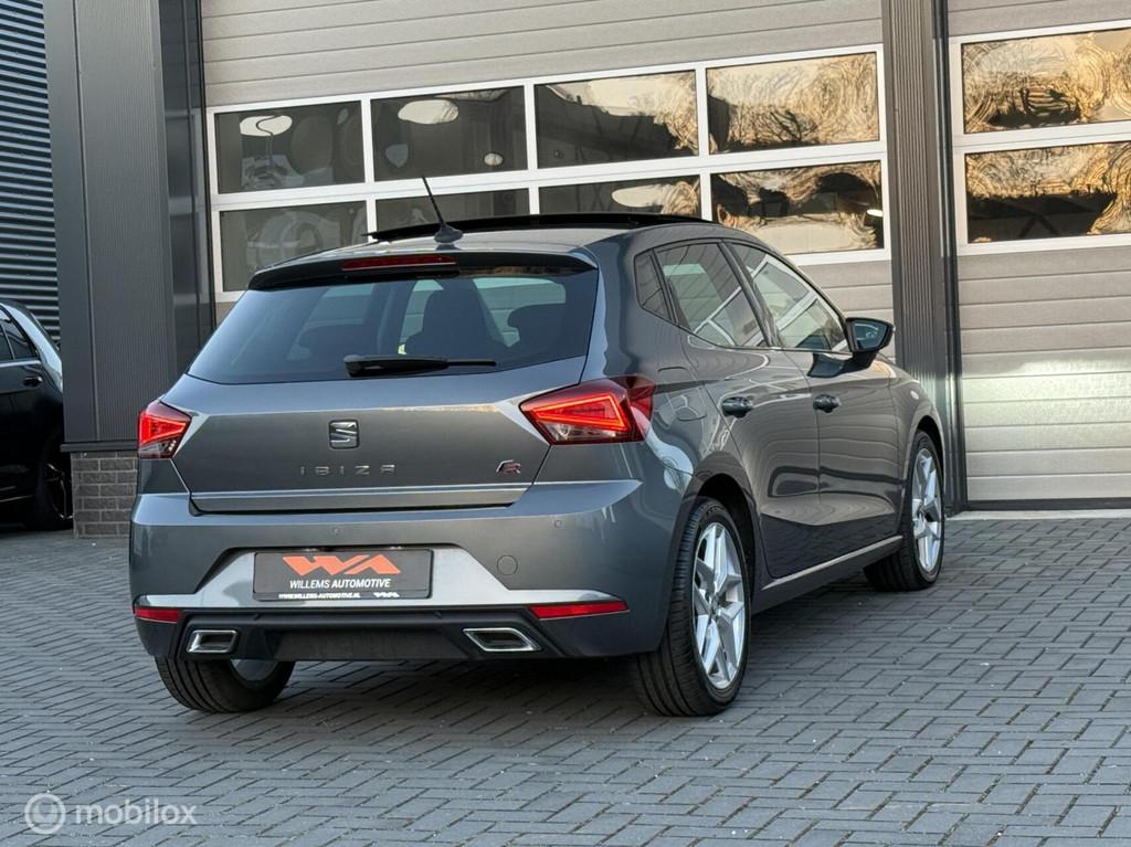 Seat Ibiza 1.0 TSI FR PANO-ACC-CAMERA-LED-APPLE CARPLAY, Auto's, Voorwielaandrijving, Stof, 1049 kg, Zwart