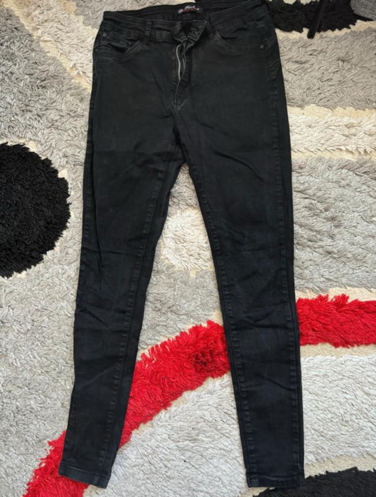 Zwarte broek maat 42, Kleding | Dames, Spijkerbroeken en Jeans, Ophalen of Verzenden, Zo goed als nieuw, Zwart, W33 - W36 (confectie 42/44)