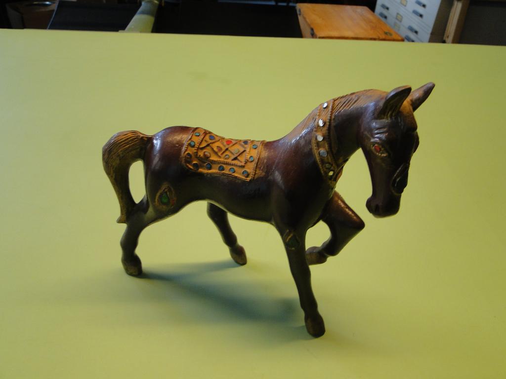 paardenbeeld, Overige onderwerpen, Ophalen of Verzenden, Handgemaakt, 20 - 50 cm