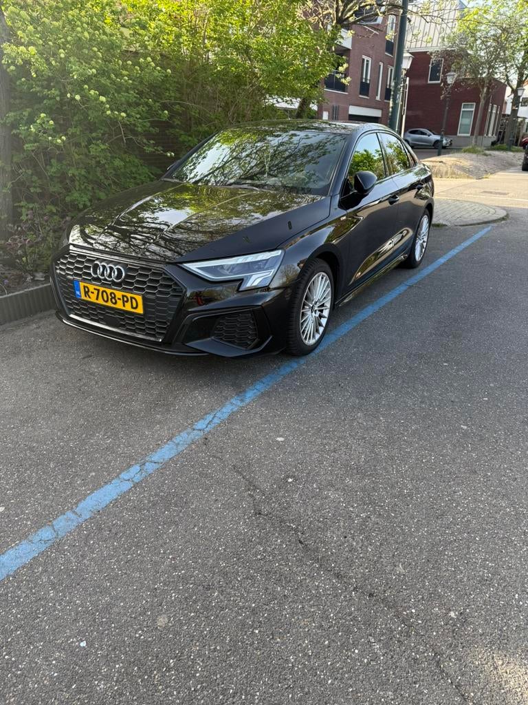 Audi A3 35 Tfsi 150pk S-tronic 2021 Zwart, Auto's, Audi, 1498 cc, 1295 kg, 4 cilinders, Zwart