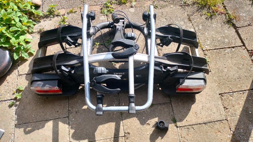 Fietsendrager Thule Euroway G2 921, Auto diversen, Fietsendragers, Ophalen, Gebruikt, Brede banden, 2 fietsen