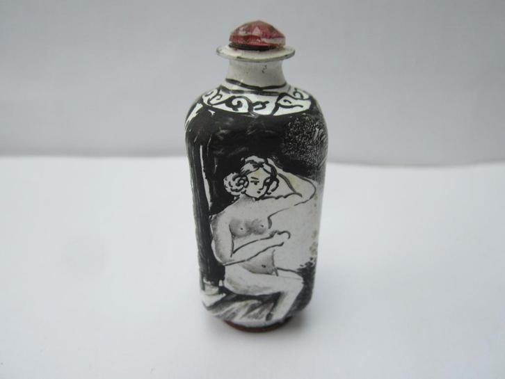 Oud erotische snuifflesje /snuff van emaille., Antiek en Kunst, Kunst | Niet-Westerse kunst, Ophalen of Verzenden