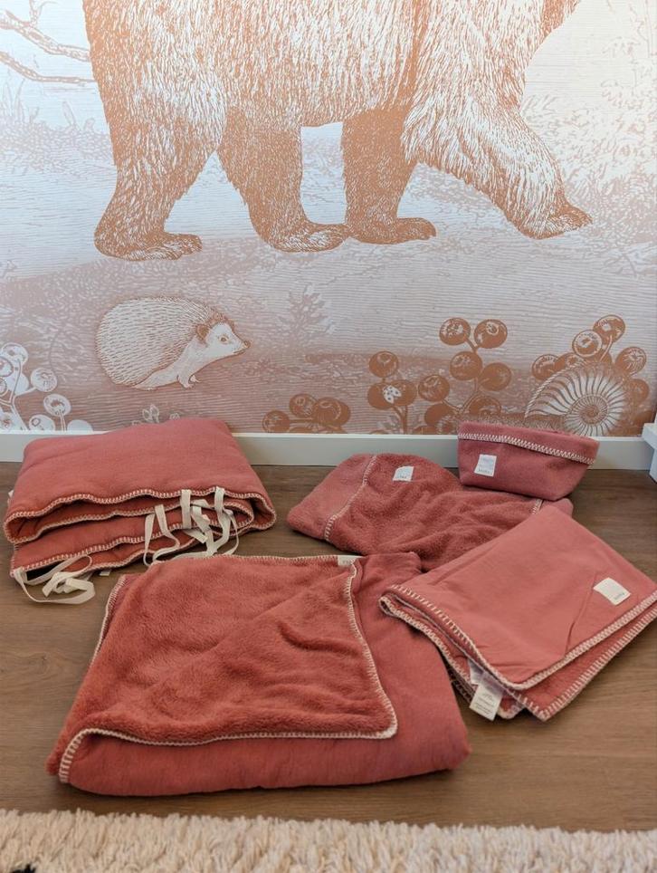 Koeka Runa Brique baby uitzet: compleet en zo goed als nieuw, Kinderen en Baby's, Kinderkamer | Beddengoed, Ophalen of Verzenden