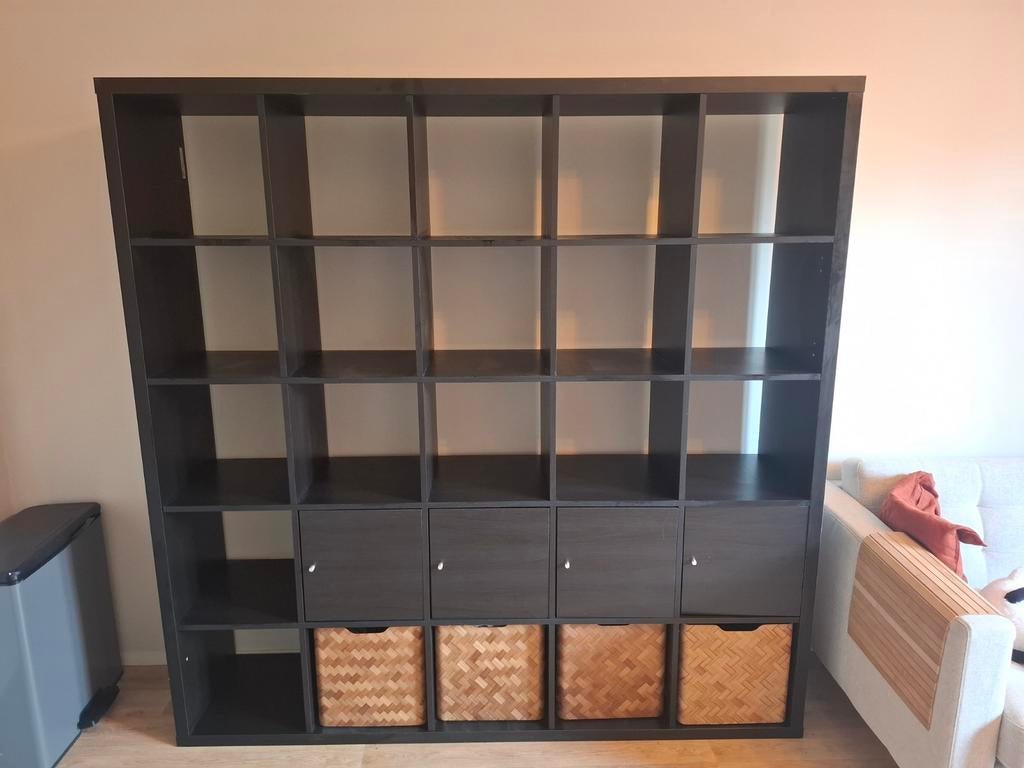 Kallax (ikea) 5x5 zwart, met manden en deurtjes, Ophalen