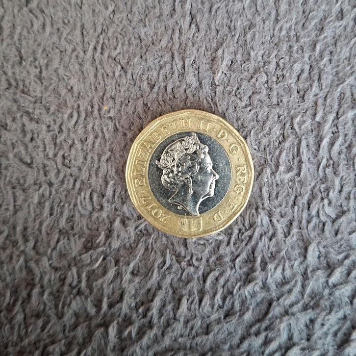 One Pound munt 2017 Elizabeth II, Postzegels en Munten, Munten | Europa | Niet-Euromunten, Overige landen, Ophalen of Verzenden