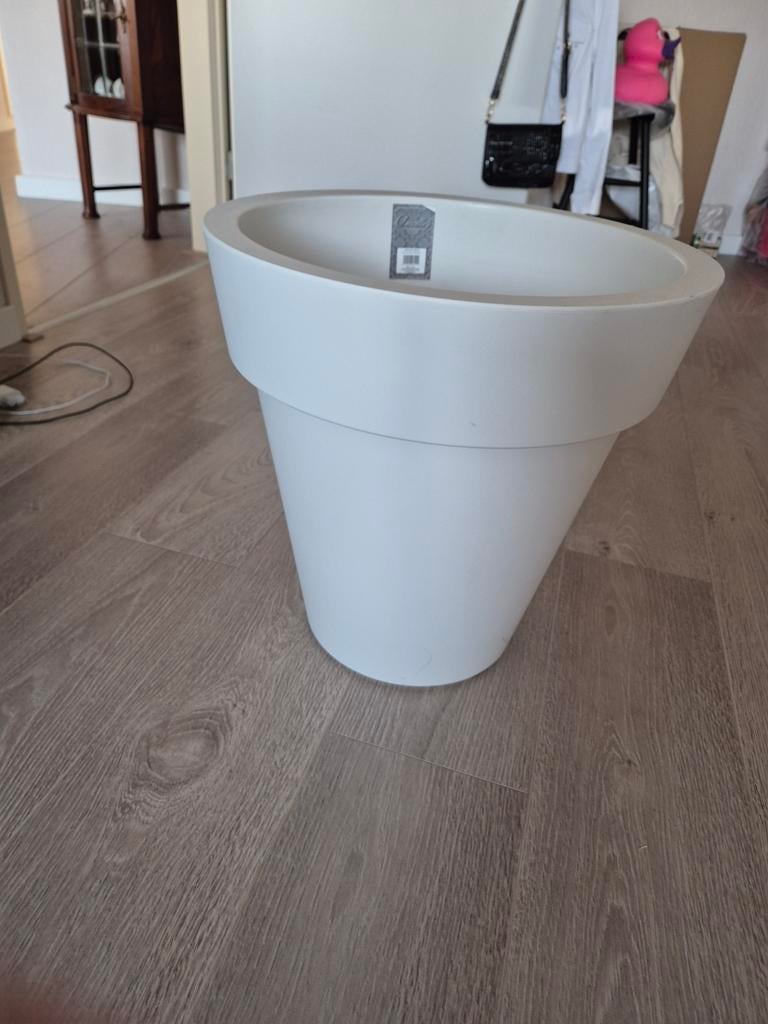 Nieuwe grote luxe  witte bloempot met afwateringsgaatjes, Kunststof, 40 cm of meer, Rond, Nieuw