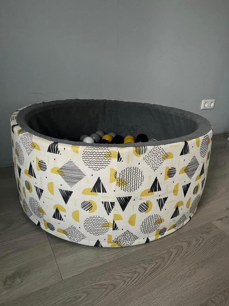 Ballenbak met ballen grijs/wit/geel, Ophalen, Gebruikt, Overige typen