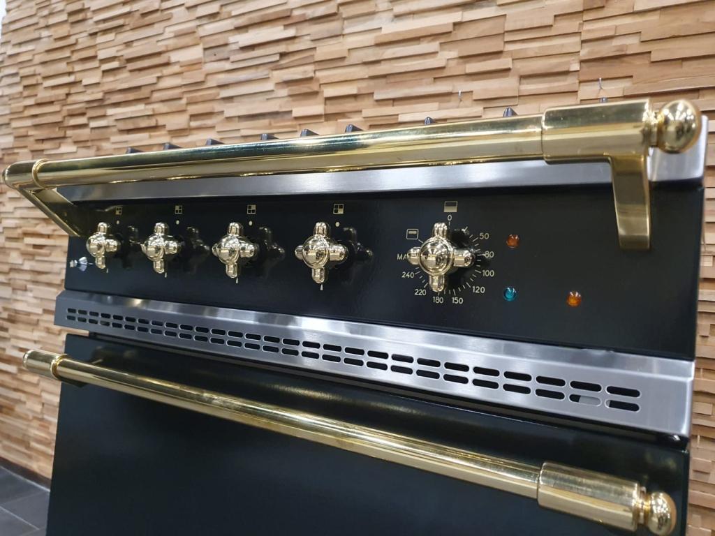 🔥Luxe Lacanche Fornuis 70cm zwart en messing 4 pits 1 oven, Niet ingevuld, 60 cm of meer, Niet ingevuld, Zo goed als nieuw