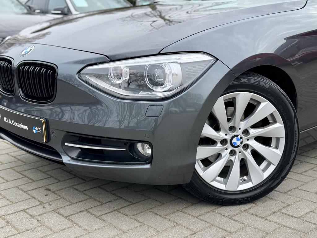 BMW 1-serie 118i Business Sport|Ketting + Klepseals vervange, Auto's, 1-Serie, Euro 5, Gebruikt, Zwart
