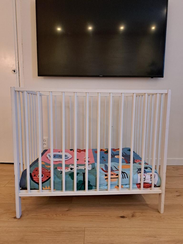 Compacte witte babybox - in hoogte verstelbaar, Kinderen en Baby's, Boxen, Ophalen of Verzenden, Gebruikt, Rechthoekig, In hoogte verstelbaar