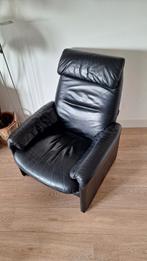 Comfortabele verstelbare zwarte leren fauteuil, Ophalen, Gebruikt, 75 tot 100 cm, Modern