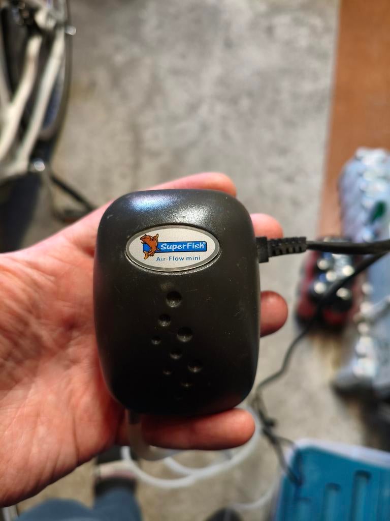 Diverse luchtpompen en aquaria spullen, Dieren en Toebehoren, Vissen | Aquaria en Toebehoren, Zo goed als nieuw, Overige typen