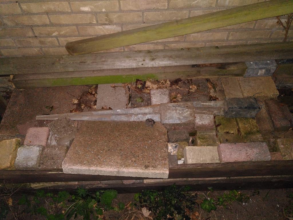 Diverse tegels stenen gratis, Ophalen, Gebruikt, Beton, Terrastegels