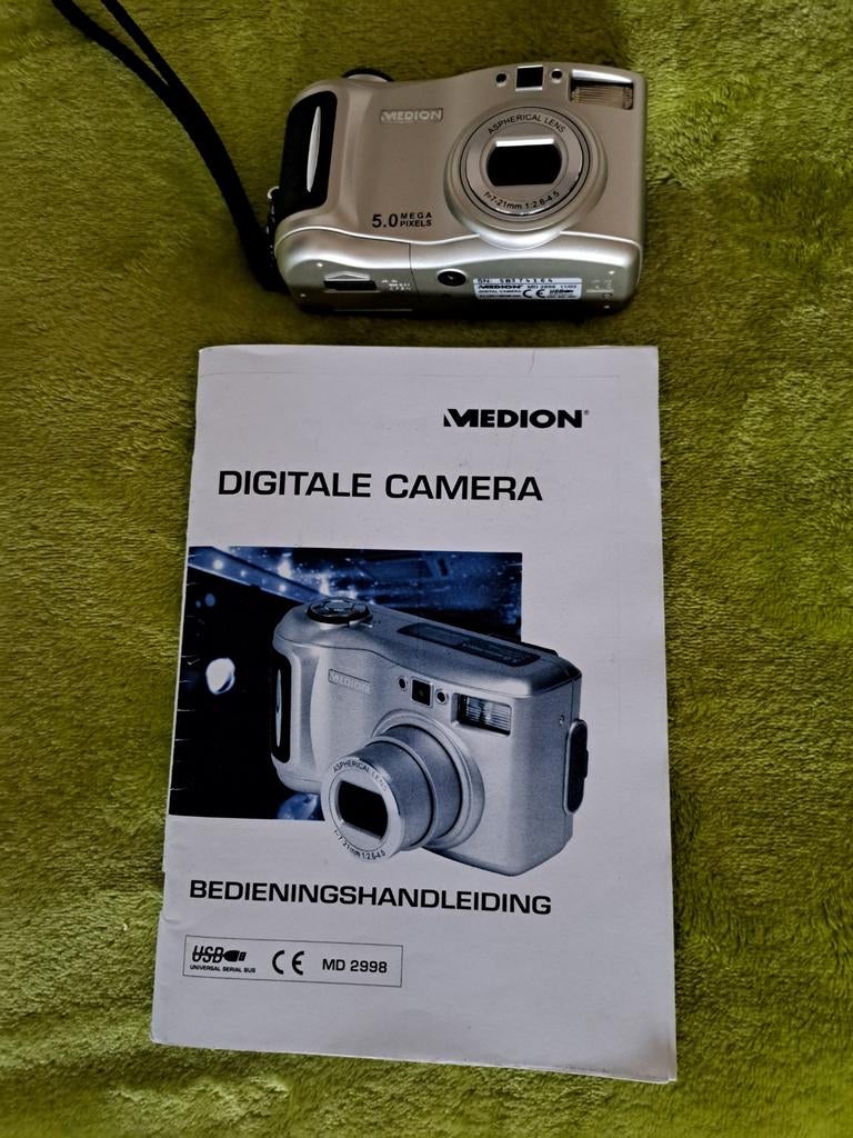 Medion Digitale Camera 5.0 Megapixels met Handleiding, Audio, Tv en Foto, Fotocamera's Digitaal, Ophalen of Verzenden