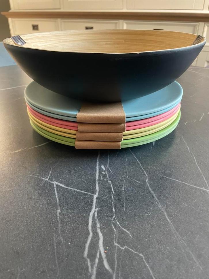 Bamboo schaal Gusta, en 8 bamboo borden nieuw €20, Huis en Inrichting, Keuken | Servies, Nieuw, Bord(en), Overige stijlen, Overige materialen