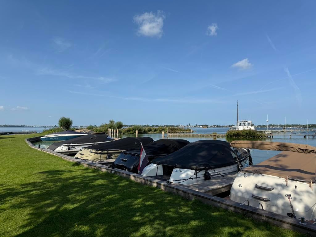 TE HUUR AANGEBODEN: ligplaatsen kaag braassem westeinder box, Herfst, Buiten