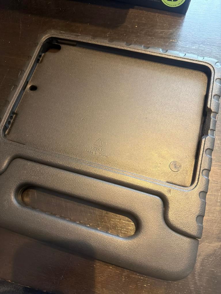 Stevige iPad hoes 9,7 inch (2018) - Zwart, Ophalen of Verzenden, Zo goed als nieuw, 10 inch, Bescherming voor- en achterkant