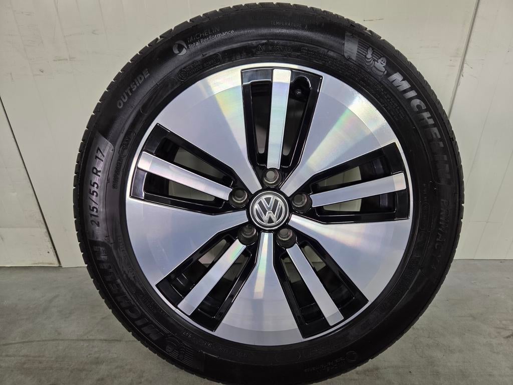 Volkswagen passat GTE 17 inch velgen zomerbanden 215 55 17, Auto-onderdelen, Ophalen, 215 mm, Banden en Velgen, 17 inch