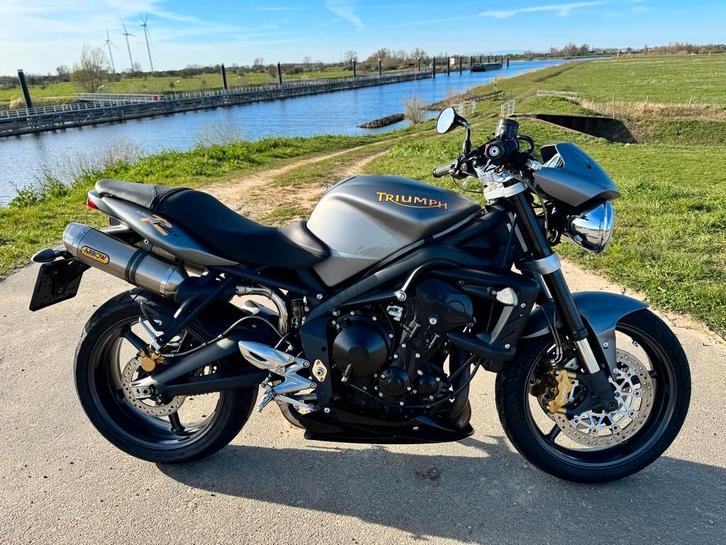 Triumph Street Triple R 2010 - Arrow, handvatverwarming, Motoren, Motoren | Triumph, Particulier, Naked bike, meer dan 35 kW, 3 cilinders