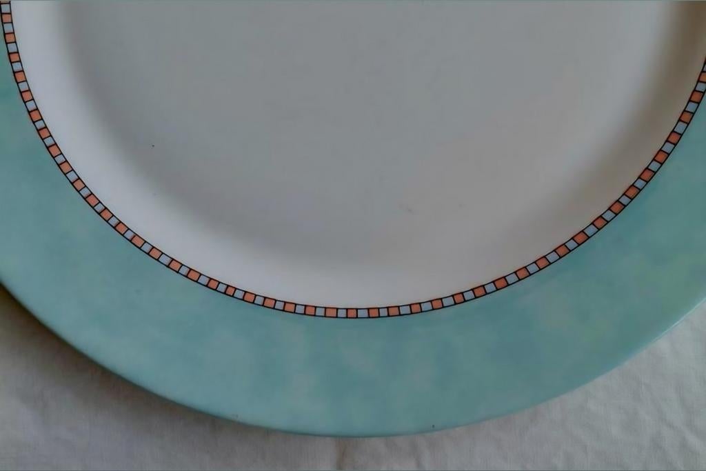 Arcopal France grote platte schaal bord mint groene rand, Huis en Inrichting, Keuken | Servies, Ophalen of Verzenden, Bord(en)