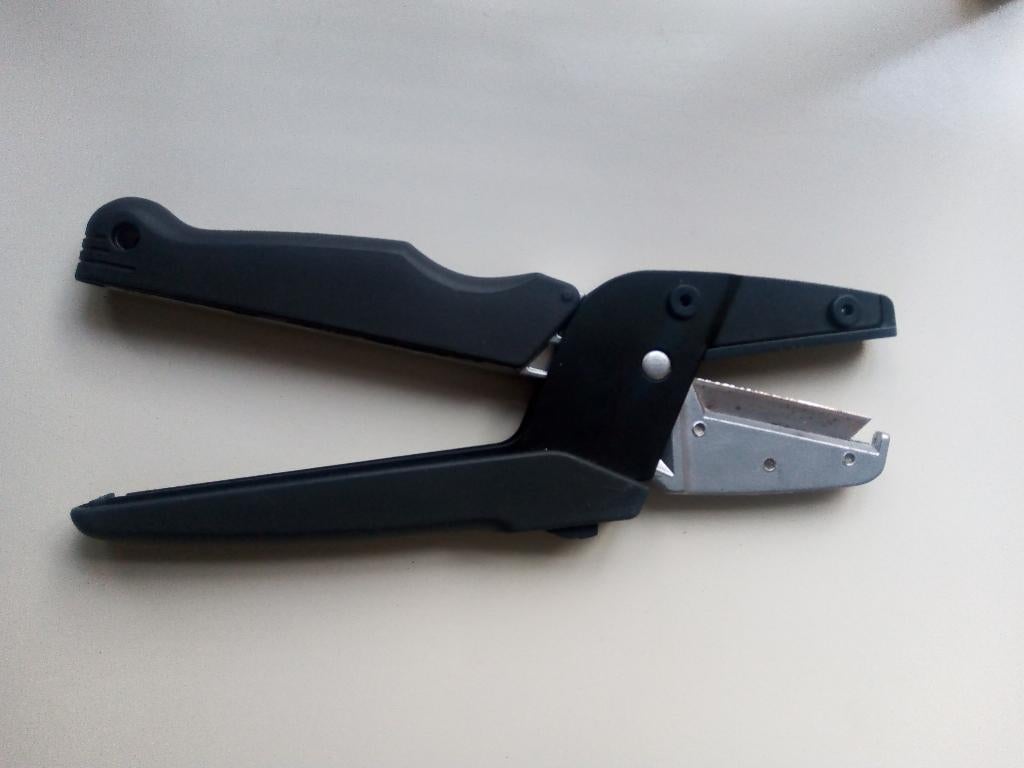 TCM makeze Germany  razor blade schaar/lengte 23 cm, Hobby en Vrije tijd, Ophalen of Verzenden, Gebruikt, Gereedschap of Toebehoren