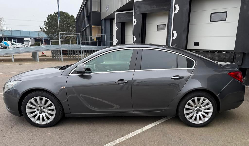 Opel Insignia 2.0 T Edition AUTOMAAT/LEDER/CAMERA/STOELVERWA, Auto's, Opel, Gebruikt, Zwart, 4 cilinders, Bedrijf