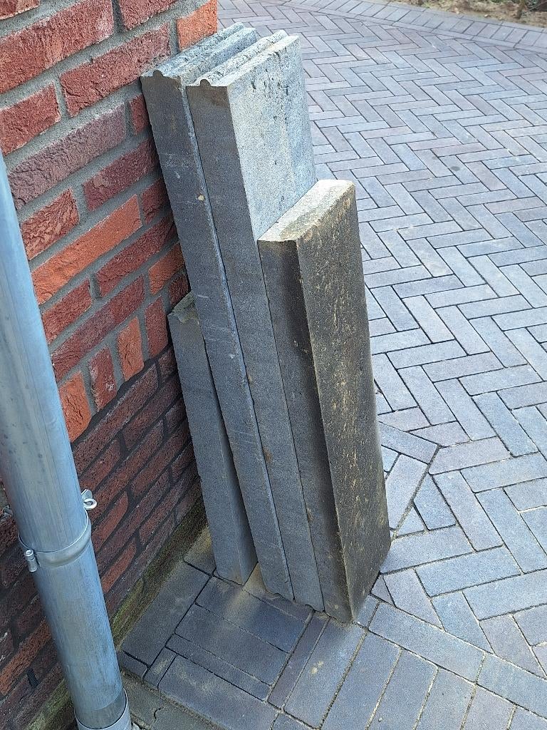 Gratis: Kantopsluitingen, Tuin en Terras, Ophalen, Gebruikt, Biels, 200 cm of meer