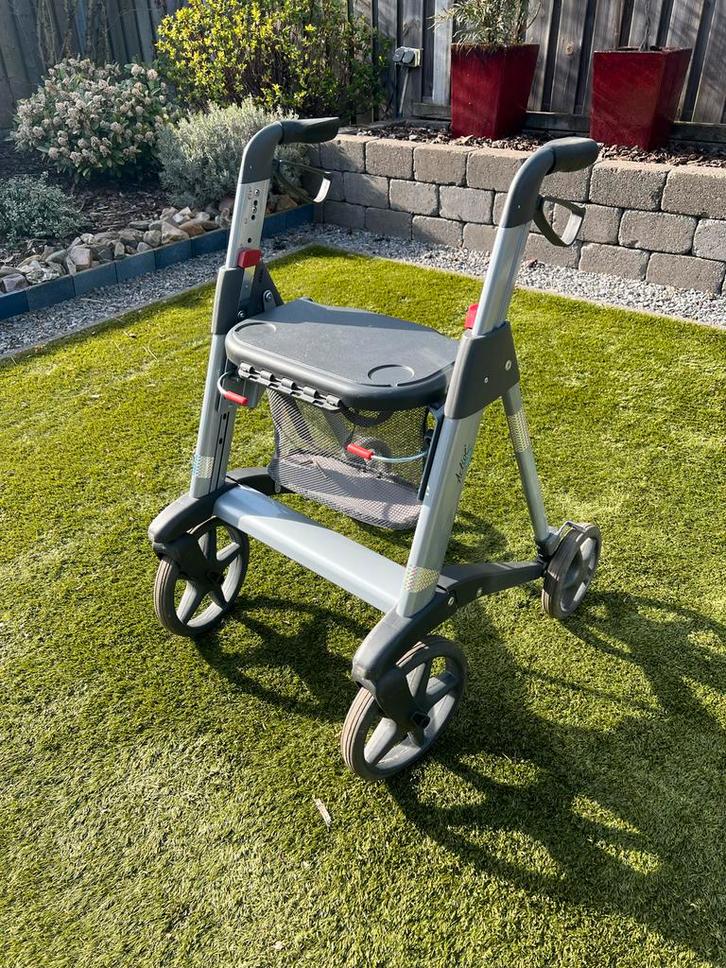 Rollator Active Access ANWB, Diversen, Rollators, Zo goed als nieuw, Lichtgewicht, Opvouwbaar, Ophalen