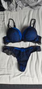 2 Lingerie Setjes: Blauw/Zwart Kant BH 85B & String M/L, Kleding | Dames, Ondergoed en Lingerie, CENSORED, Ophalen of Verzenden