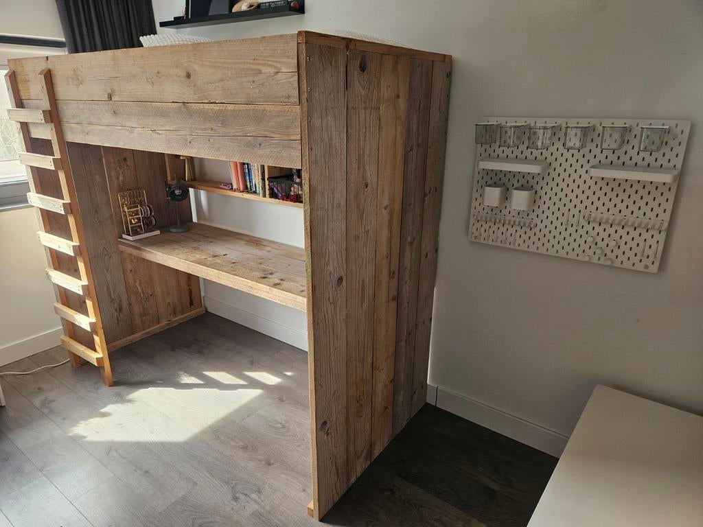 Hoogslaper steigerhout met bureau + gratis zitje met lade, Ophalen, Gebruikt, Hoogslaper